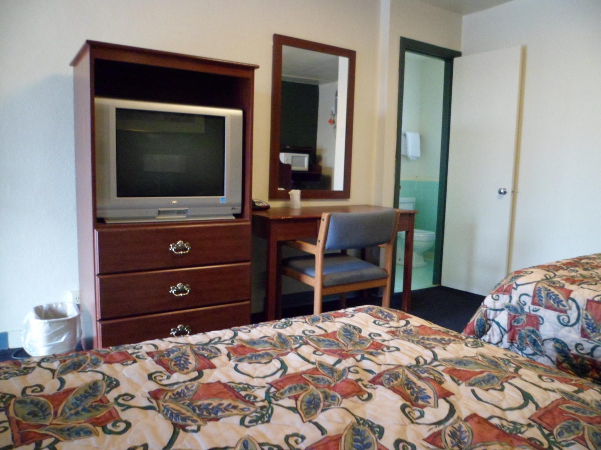 Belmont Motel Roswell Room photo